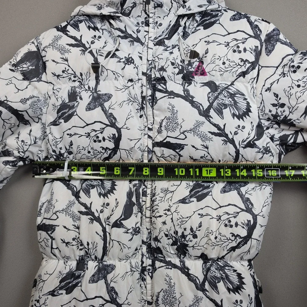 Nike ACG 800 Hooded Down Puffer Jacket Womens XS White Black Bird Toile Print